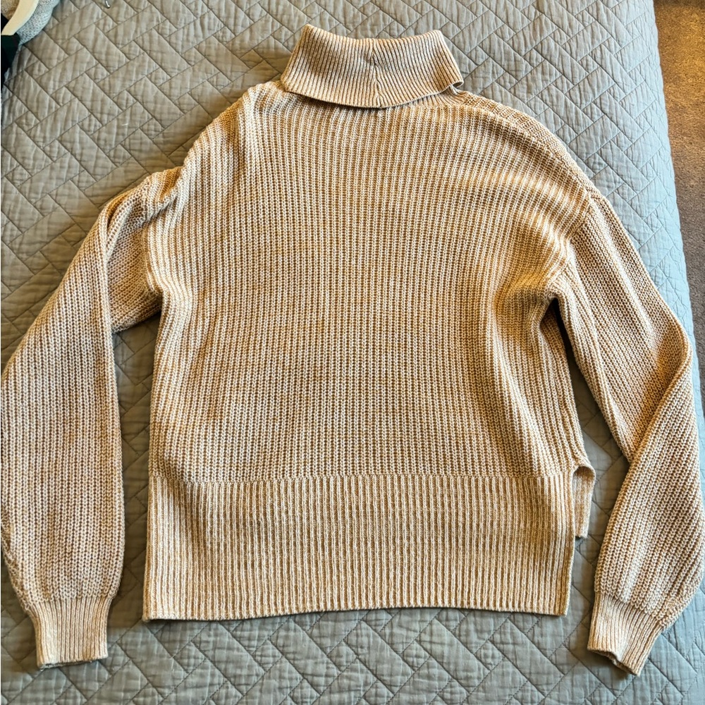 Urban Outfitters Turtleneck Sweater - Picture 4 of 5